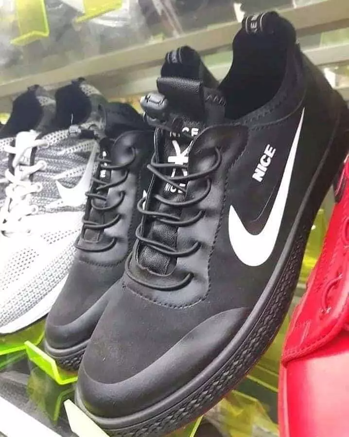 tulisan di barang dagangan lucu © 2021 instagram.com