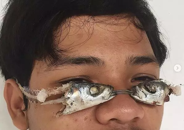 penampakan kacamata absurd © 2021 berbagai sumber penampakan kacamata absurd © 2021 berbagai sumber