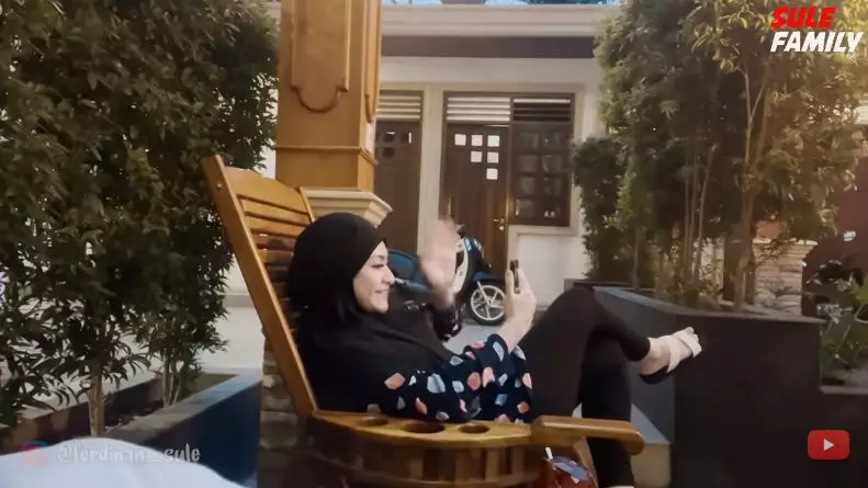 Sule curhat Nathalie ngidam aneh-aneh © YouTube/SULE FAMILY Sule curhat Nathalie ngidam aneh-aneh © YouTube/SULE FAMILY