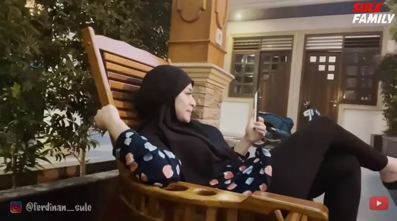 Sule curhat Nathalie ngidam aneh-aneh © YouTube/SULE FAMILY Sule curhat Nathalie ngidam aneh-aneh © YouTube/SULE FAMILY