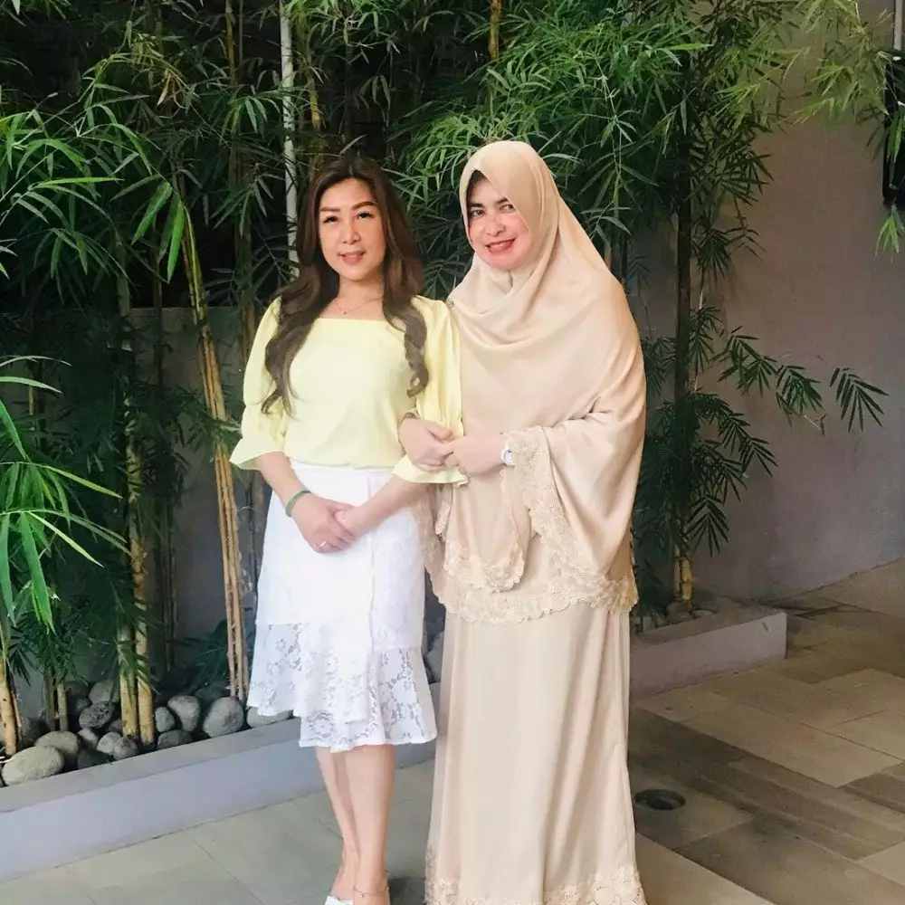 Julie dan Umi Yuni © Instagram