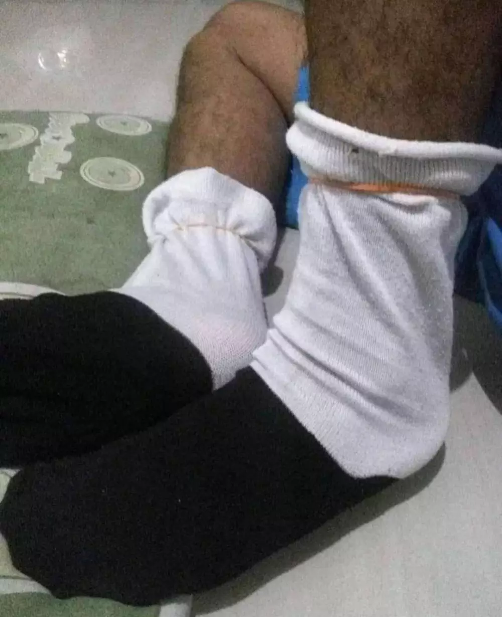 potret lucu pakai kaus kaki © 2021 berbagai sumber potret lucu pakai kaus kaki © 2021 berbagai sumber