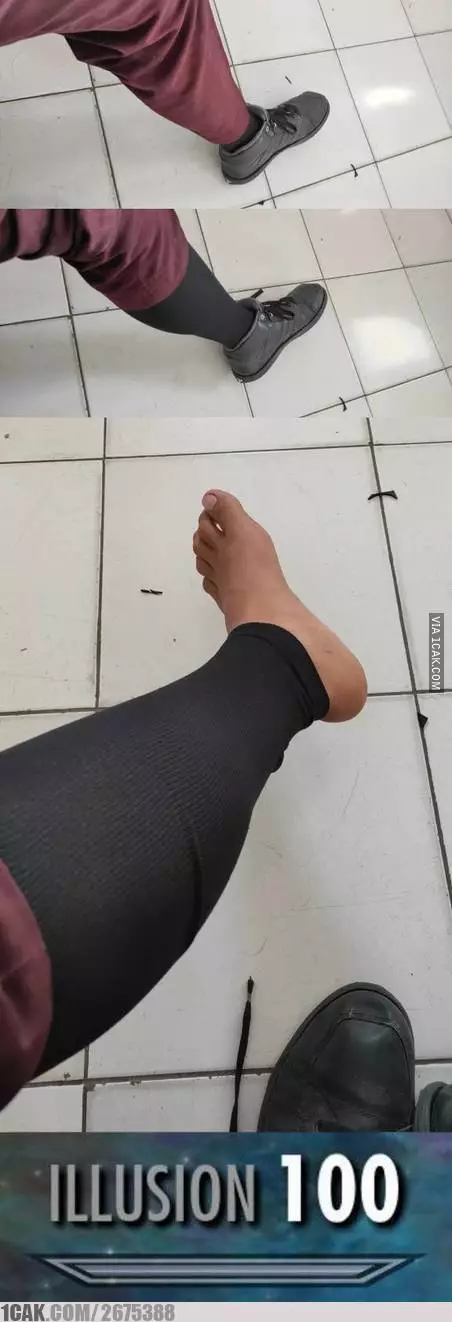 potret lucu pakai kaus kaki © 2021 berbagai sumber potret lucu pakai kaus kaki © 2021 berbagai sumber