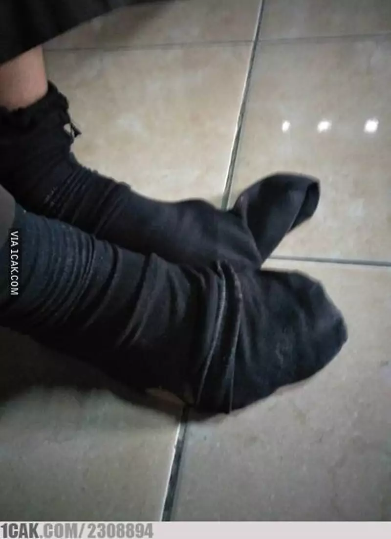potret lucu pakai kaus kaki © 2021 berbagai sumber potret lucu pakai kaus kaki © 2021 berbagai sumber