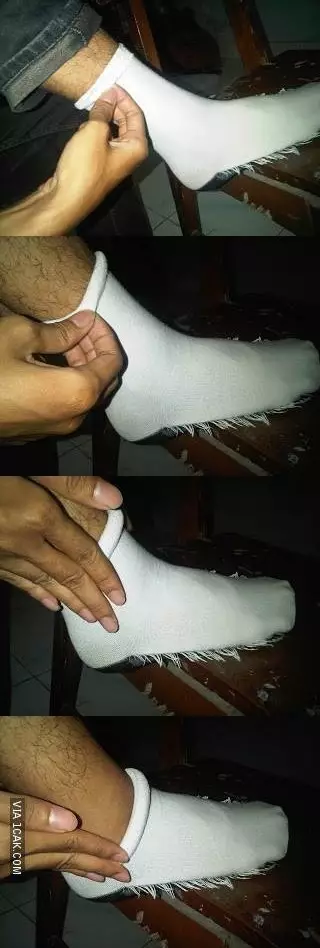 potret lucu pakai kaus kaki © 2021 berbagai sumber potret lucu pakai kaus kaki © 2021 berbagai sumber