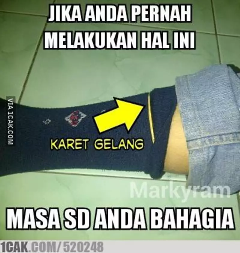 potret lucu pakai kaus kaki © 2021 berbagai sumber potret lucu pakai kaus kaki © 2021 berbagai sumber
