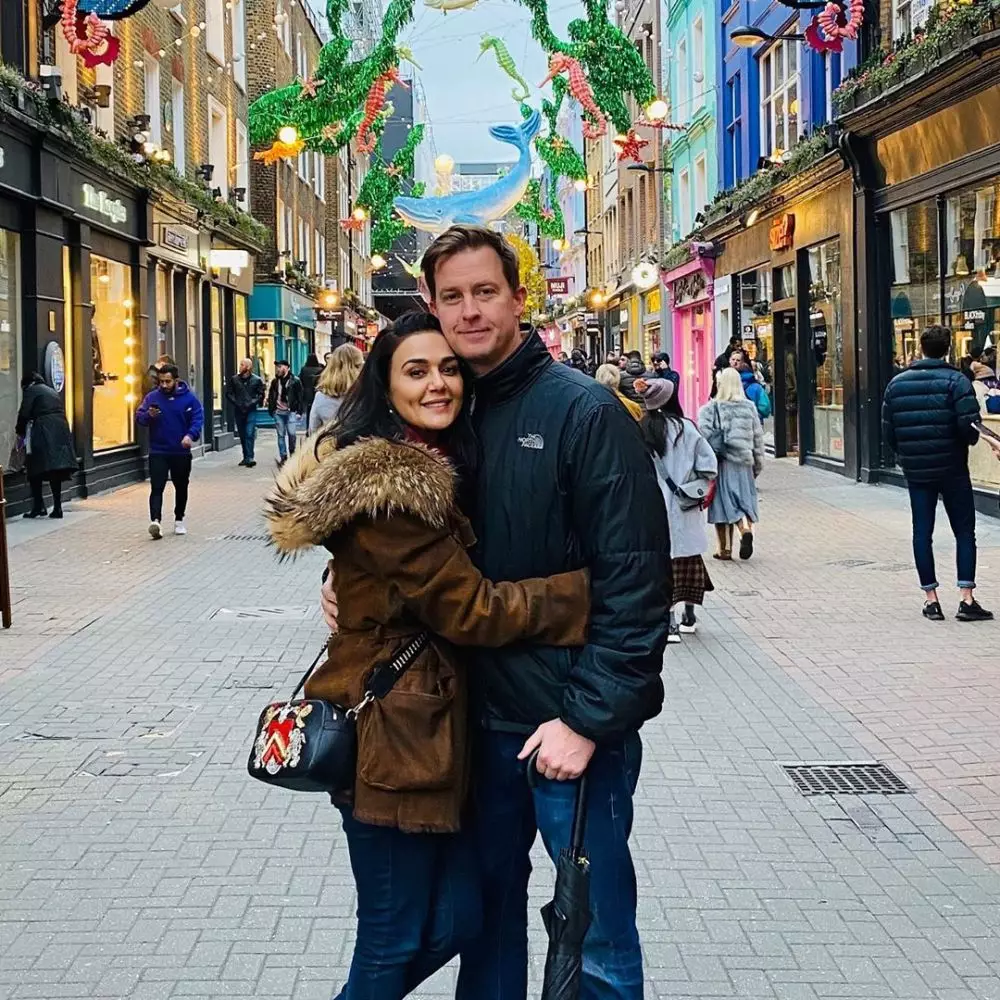 Potret suami bule 9 seleb Bollywood Berbagai sumber