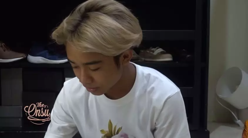 Onyo pecahin celengan © YouTube