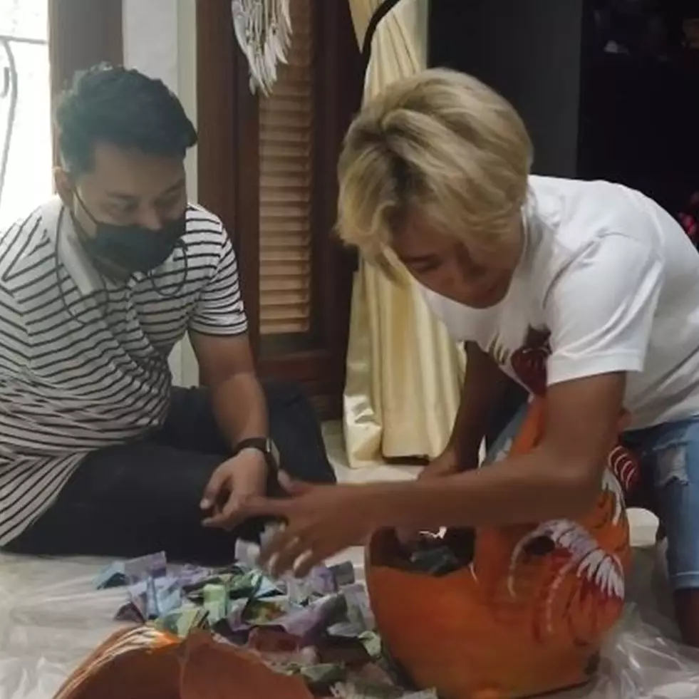 Betrand Peto pecahkan celengan untuk belikan kado adik, ini nominalnya