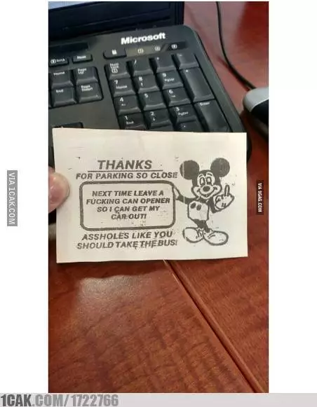 Potret lucu karcis parkir © berbagai sumber Potret lucu karcis parkir © berbagai sumber