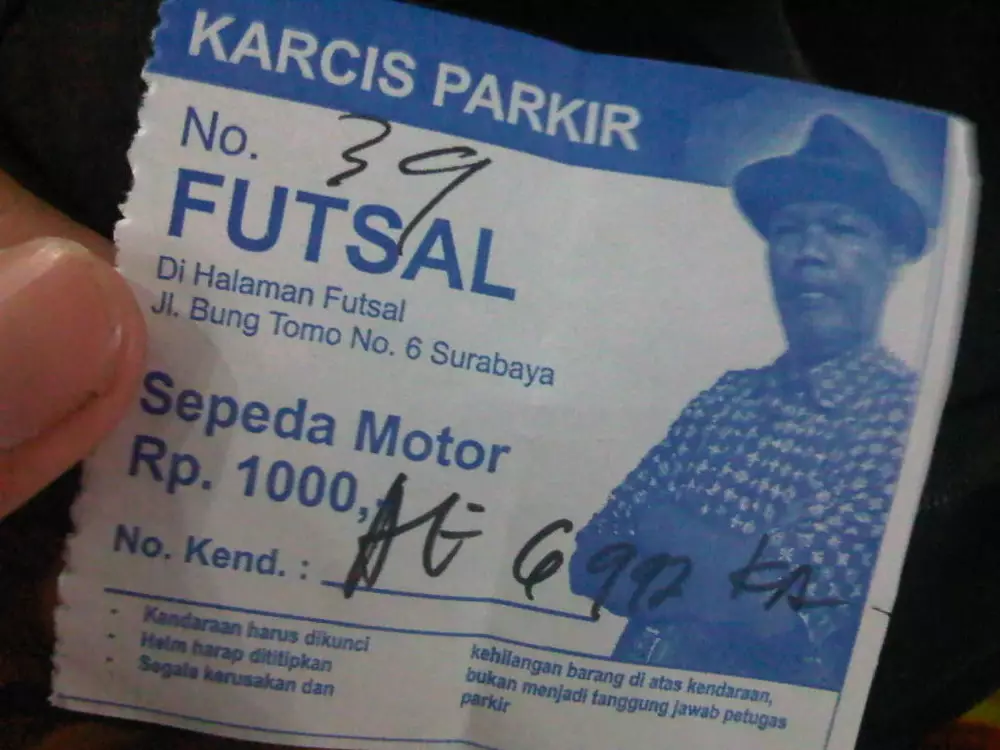 Potret lucu karcis parkir © berbagai sumber Potret lucu karcis parkir © berbagai sumber