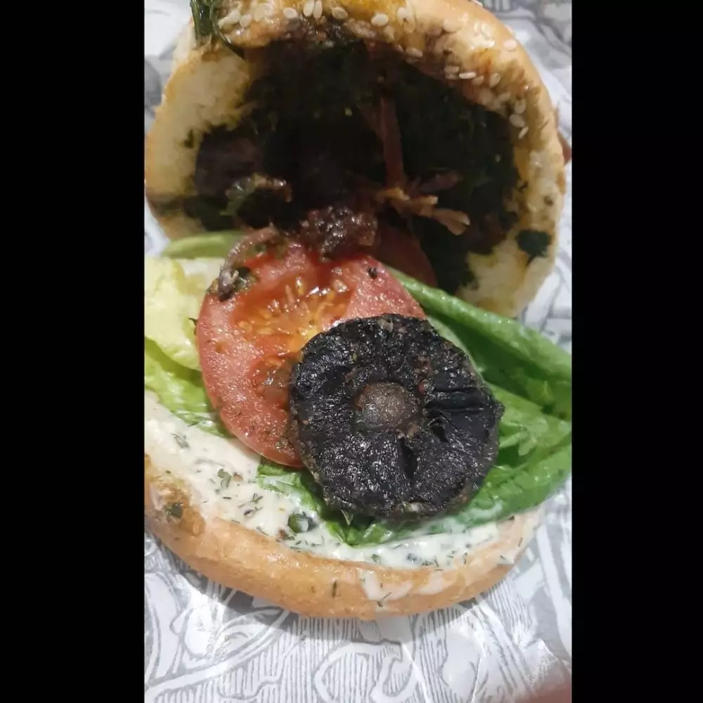 potret ngenes jajanan © 2021 Instagram