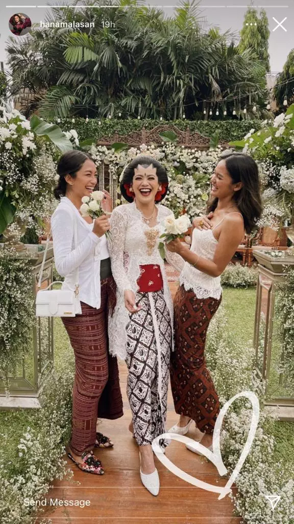 seleb di pernikahan Indah © 2021 brilio.net seleb di pernikahan Indah © 2021 brilio.net