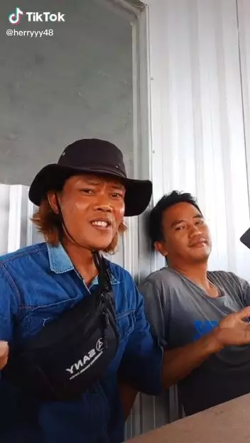 herry tiktokers yang mirip sule Berbagai sumber