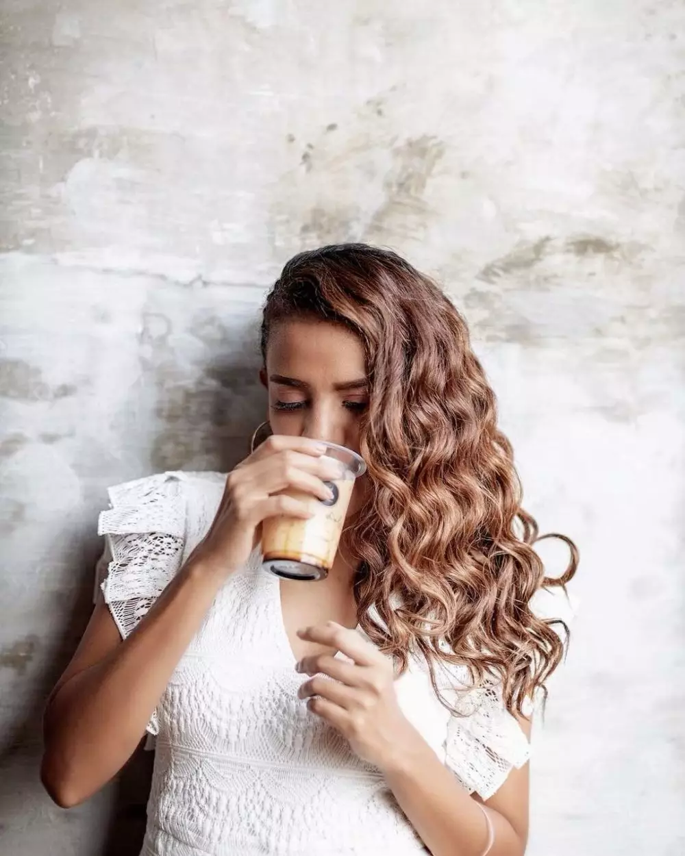 Potret gaya rambut panjang Nowela Elisabeth Instagram/@mikhelia