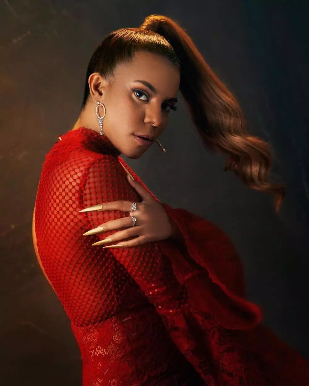 Potret gaya rambut panjang Nowela Elisabeth Instagram/@mikhelia