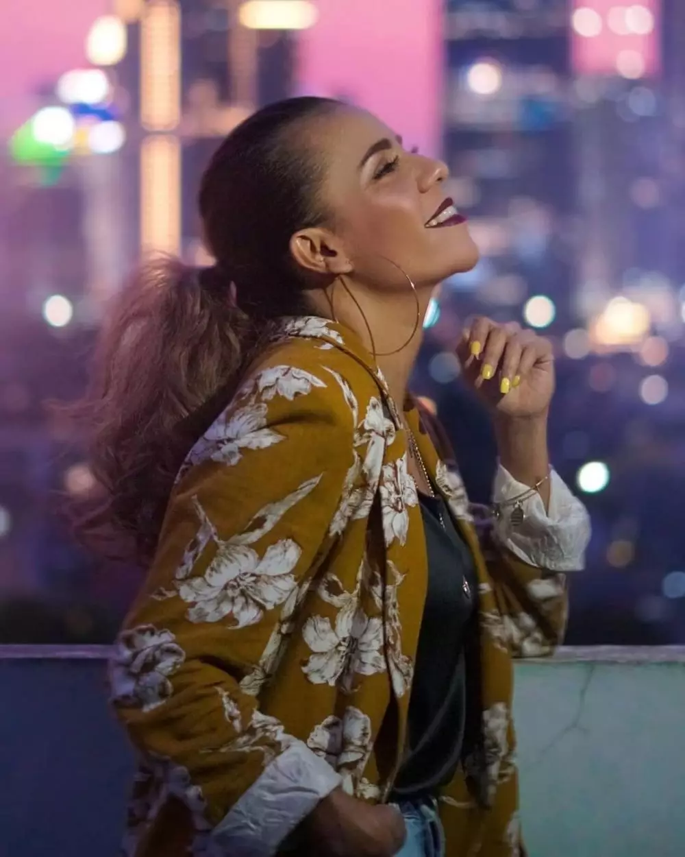 Potret gaya rambut panjang Nowela Elisabeth Instagram/@mikhelia