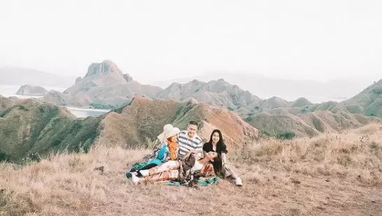 Momen liburan Awkarin di Labuan Bajo © Instagram/@awkarin Momen liburan Awkarin di Labuan Bajo © Instagram/@awkarin