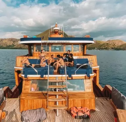 Momen liburan Awkarin di Labuan Bajo © Instagram/@awkarin Momen liburan Awkarin di Labuan Bajo © Instagram/@awkarin