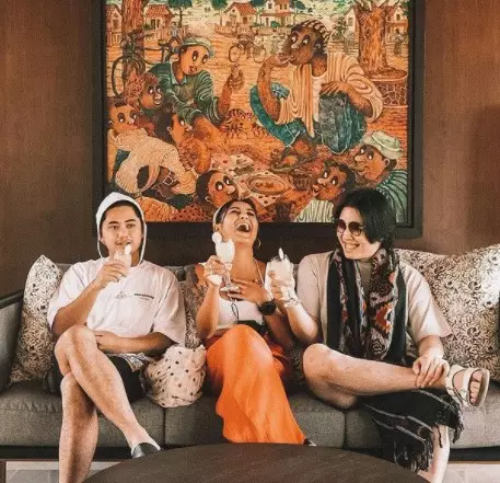 Momen liburan Awkarin di Labuan Bajo © Instagram/@awkarin Momen liburan Awkarin di Labuan Bajo © Instagram/@awkarin