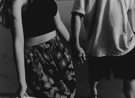 Gaya pemotretan Syahnaz Sadiqah & Jeje Govinda di Bali Instagram/@syahnazs Gaya pemotretan Syahnaz Sadiqah & Jeje Govinda di Bali Instagram/@syahnazs