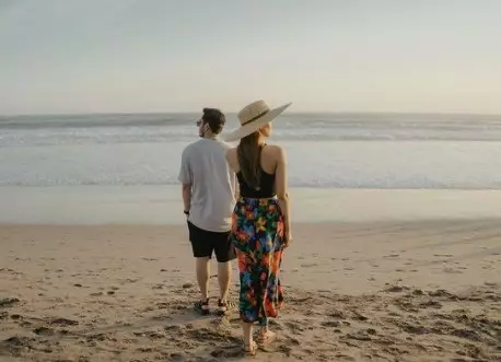 Gaya pemotretan Syahnaz Sadiqah & Jeje Govinda di Bali Instagram/@syahnazs Gaya pemotretan Syahnaz Sadiqah & Jeje Govinda di Bali Instagram/@syahnazs