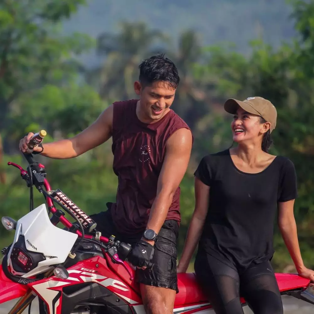 Momen seru Ririn Ekawati dan Ibnu Jamil di Cianjur © 2021 brilio.net Momen seru Ririn Ekawati dan Ibnu Jamil di Cianjur © 2021 brilio.net