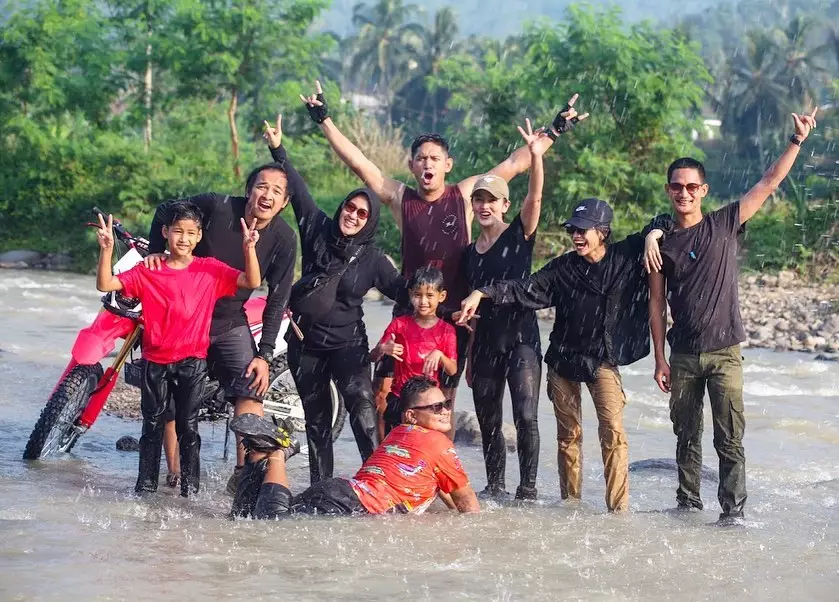 Momen seru Ririn Ekawati dan Ibnu Jamil di Cianjur © 2021 brilio.net Momen seru Ririn Ekawati dan Ibnu Jamil di Cianjur © 2021 brilio.net