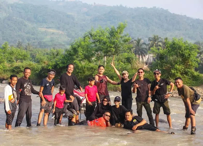 Momen seru Ririn Ekawati dan Ibnu Jamil di Cianjur © 2021 brilio.net Momen seru Ririn Ekawati dan Ibnu Jamil di Cianjur © 2021 brilio.net