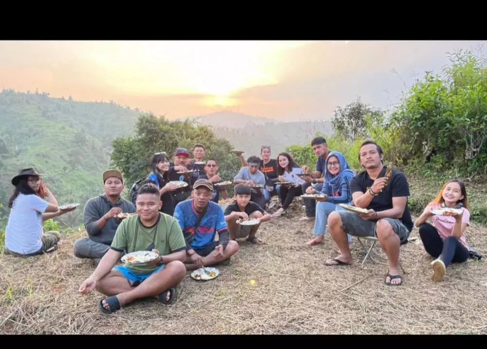 Momen seru Ririn Ekawati dan Ibnu Jamil di Cianjur © 2021 brilio.net Momen seru Ririn Ekawati dan Ibnu Jamil di Cianjur © 2021 brilio.net