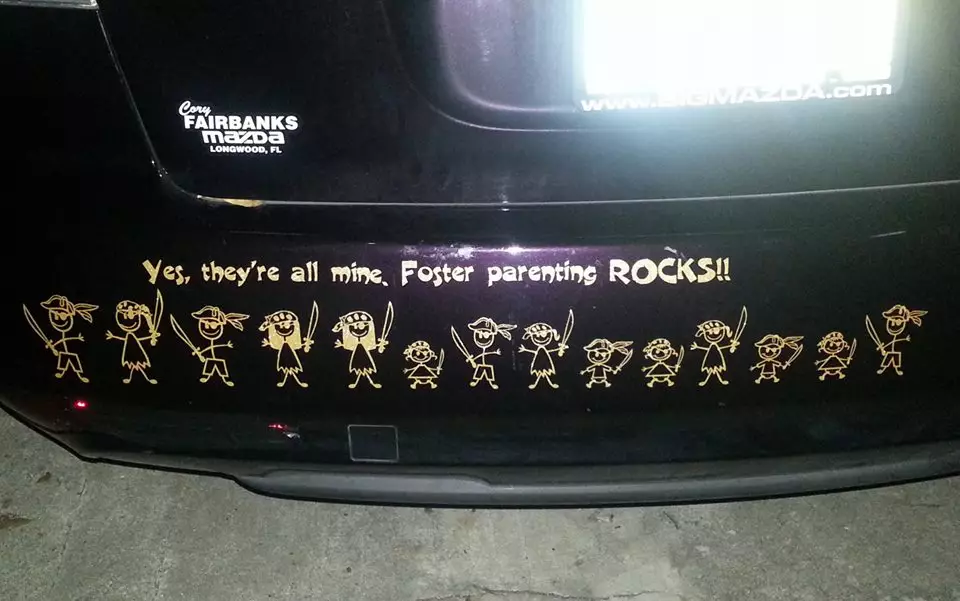 stiker happy family kocak © 2021 berbagai sumber