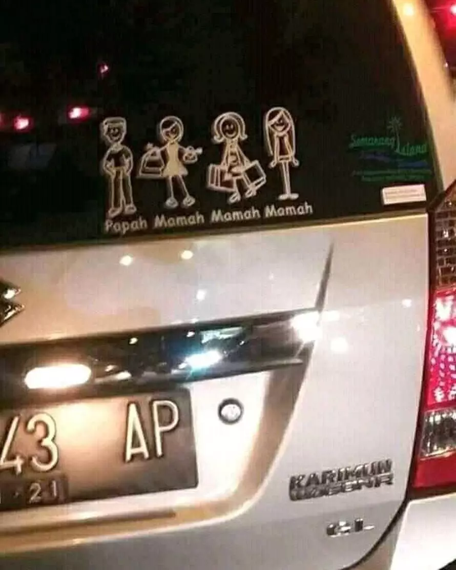 stiker happy family kocak © 2021 berbagai sumber