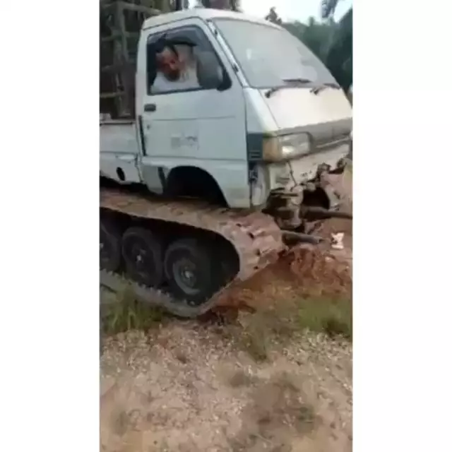 potret lucu alat dipakai tukang bangunan © 2021 instagram.com