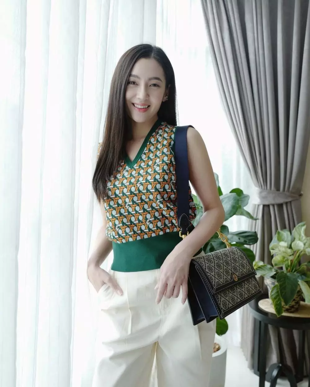 Pesona 9 seleb wanita Thailand yang berdarah blasteran dari berbagai sumber