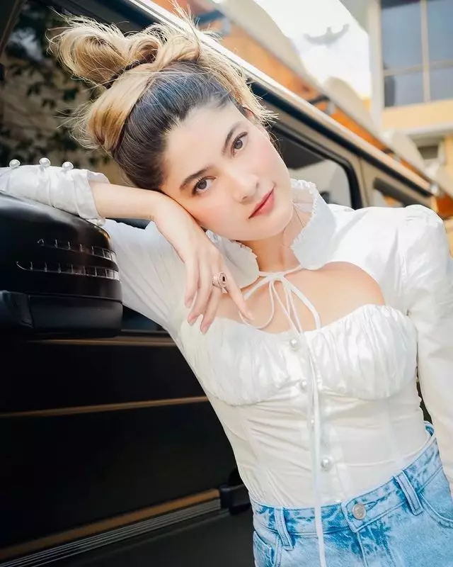 Pesona 9 seleb wanita Thailand yang berdarah blasteran dari berbagai sumber