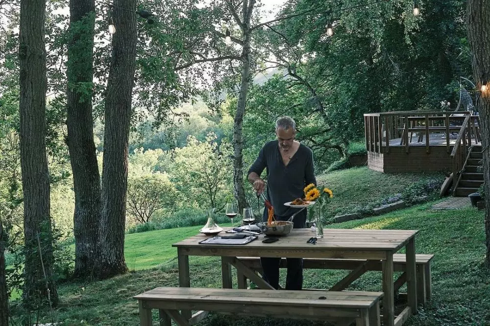 halaman rumah Anggun di Prancis © Instagram halaman rumah Anggun di Prancis © Instagram