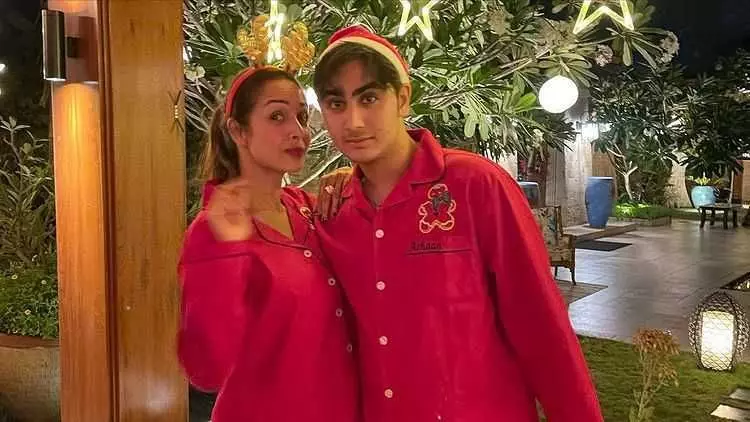 seleb Bollywood dengan anak bujangnya dari berbagai sumber