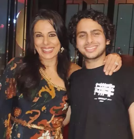 seleb Bollywood dengan anak bujangnya dari berbagai sumber