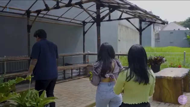 kebun pribadi prilly Berbagai sumber