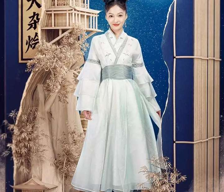 angela chang at the dolphin bay © 2021 Instagram