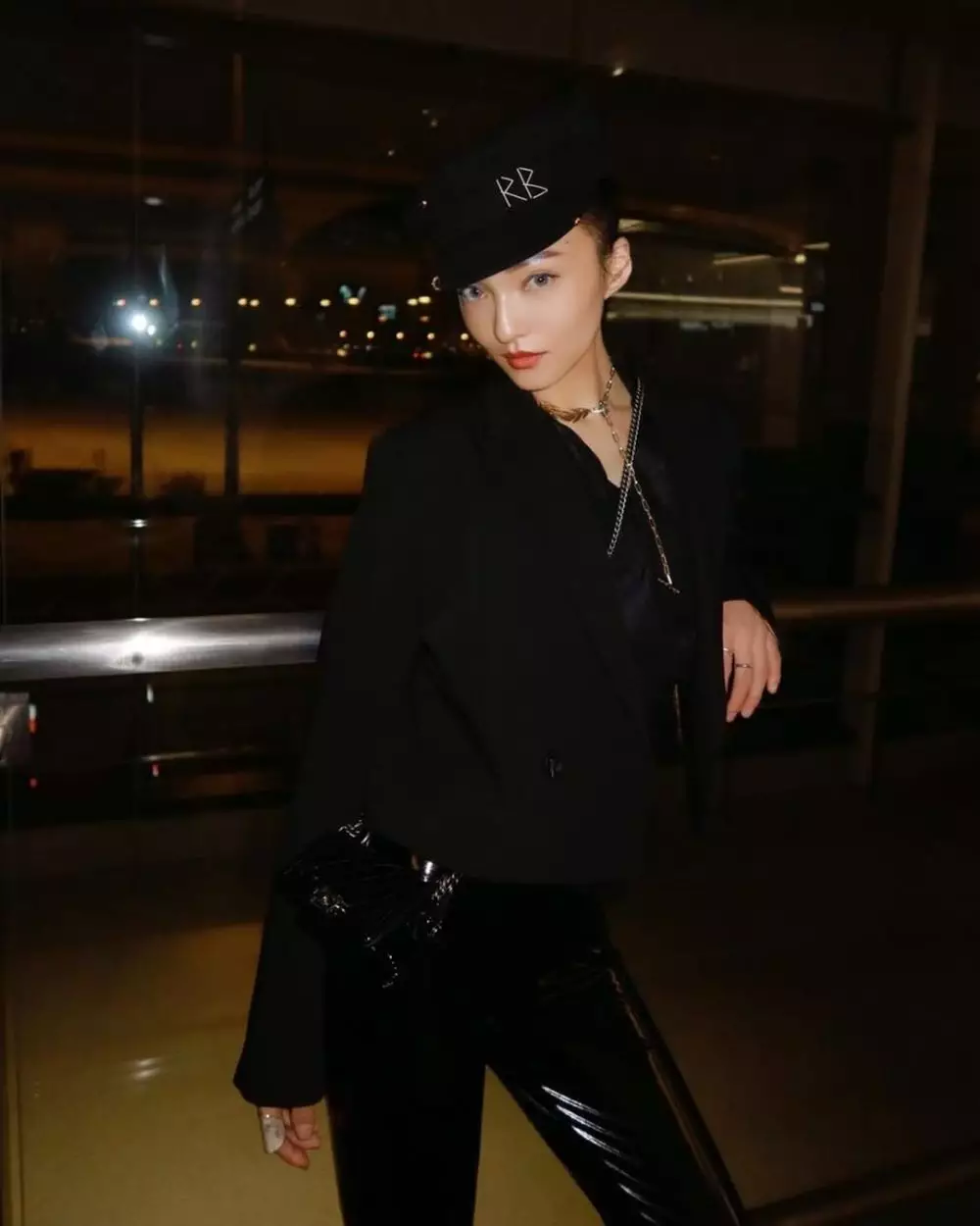 angela chang at the dolphin bay © 2021 Instagram