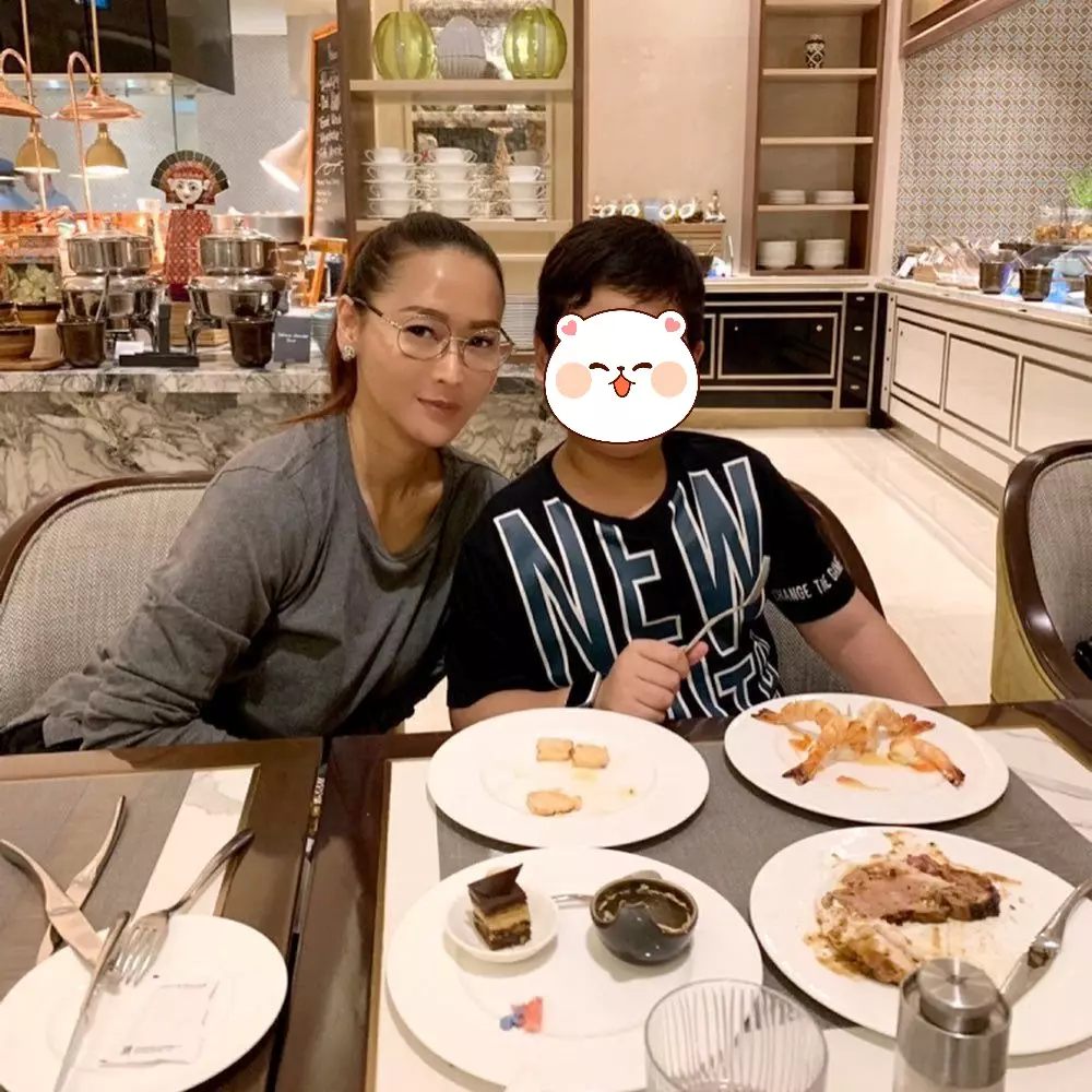 Momen 10 penyanyi dangdut momong anak © 2021 brilio.net