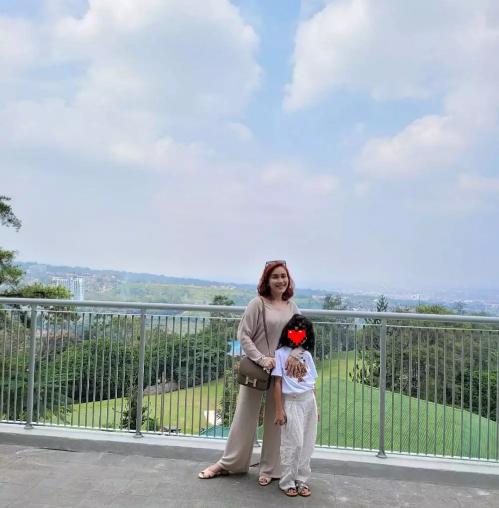 Momen 10 penyanyi dangdut momong anak © 2021 brilio.net