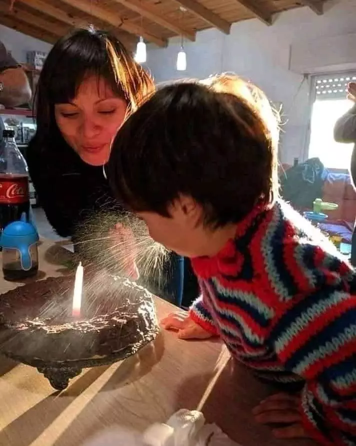 momen lucu tiup lilin ultah © 2021 1cak.com momen lucu tiup lilin ultah © 2021 1cak.com