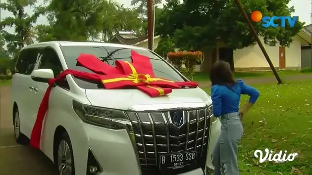 mobil Sandrinna Michelle  © YouTube mobil Sandrinna Michelle  © YouTube