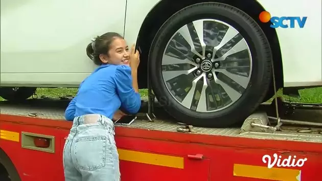 mobil Sandrinna Michelle  © YouTube mobil Sandrinna Michelle  © YouTube