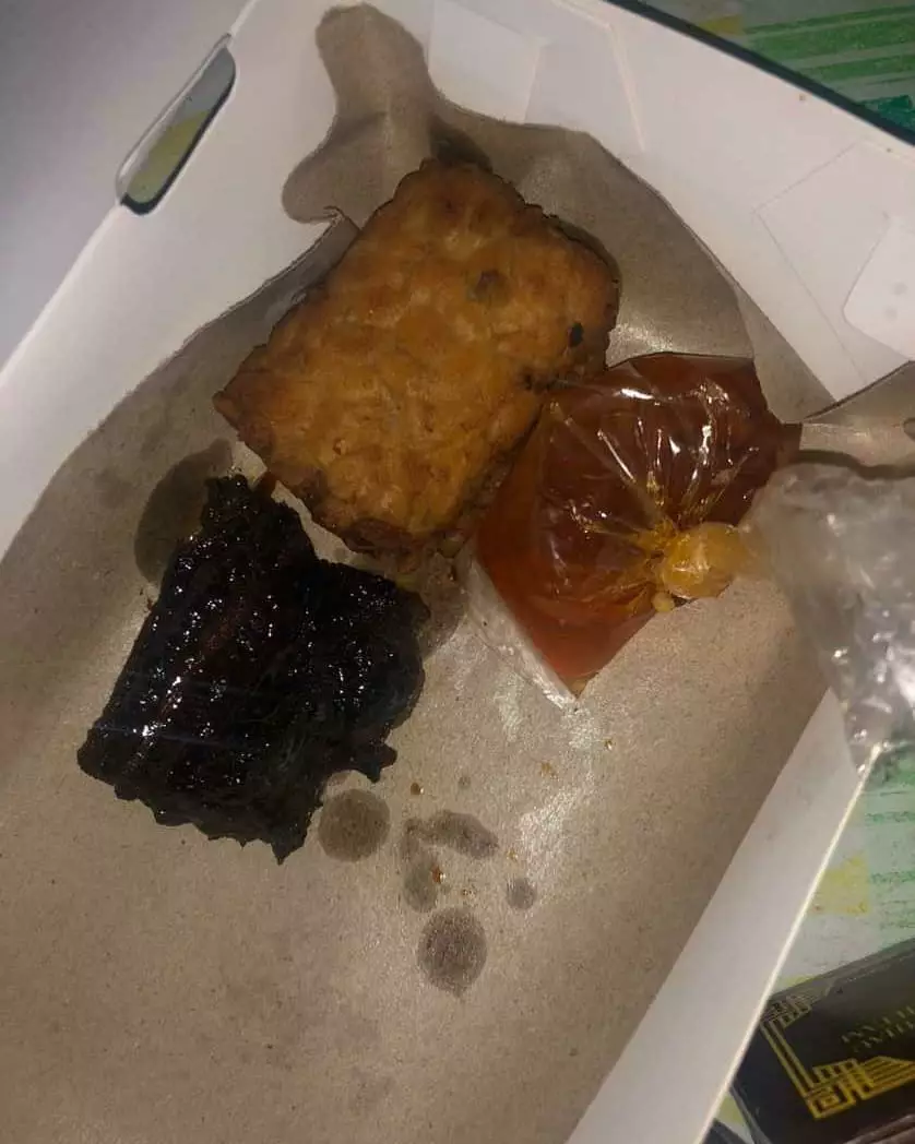 isi bungkusan nasi © 2021 Instagram