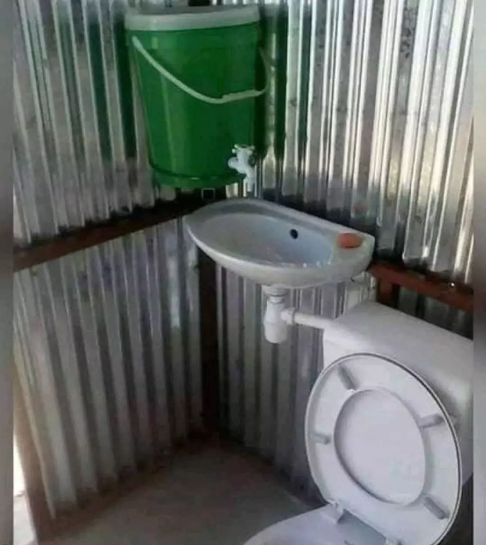 kreasi benda di kamar mandi nyeleneh © 2021 instagram.com kreasi benda di kamar mandi nyeleneh © 2021 instagram.com