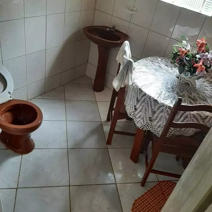 kreasi benda di kamar mandi nyeleneh © 2021 instagram.com kreasi benda di kamar mandi nyeleneh © 2021 instagram.com