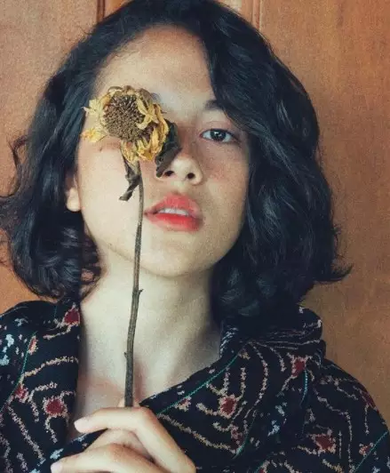 potret pemeran Tiana Keajaiban Cinta bermakeup tebal © berbagai sumber